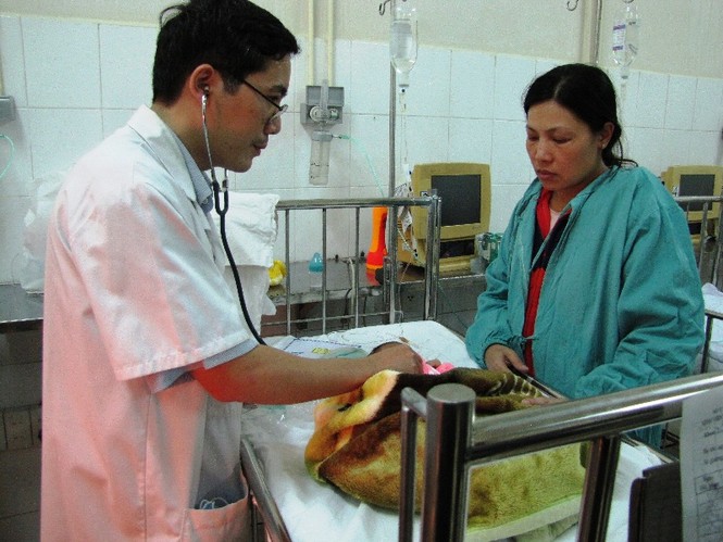 Trao quà Tết cho bệnh nhi và công nhân môi trường - ảnh 3